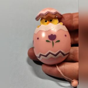 3/$25💙Vintage Hallmark Easter Egg Brooch Pull Cord Pop Up Chick